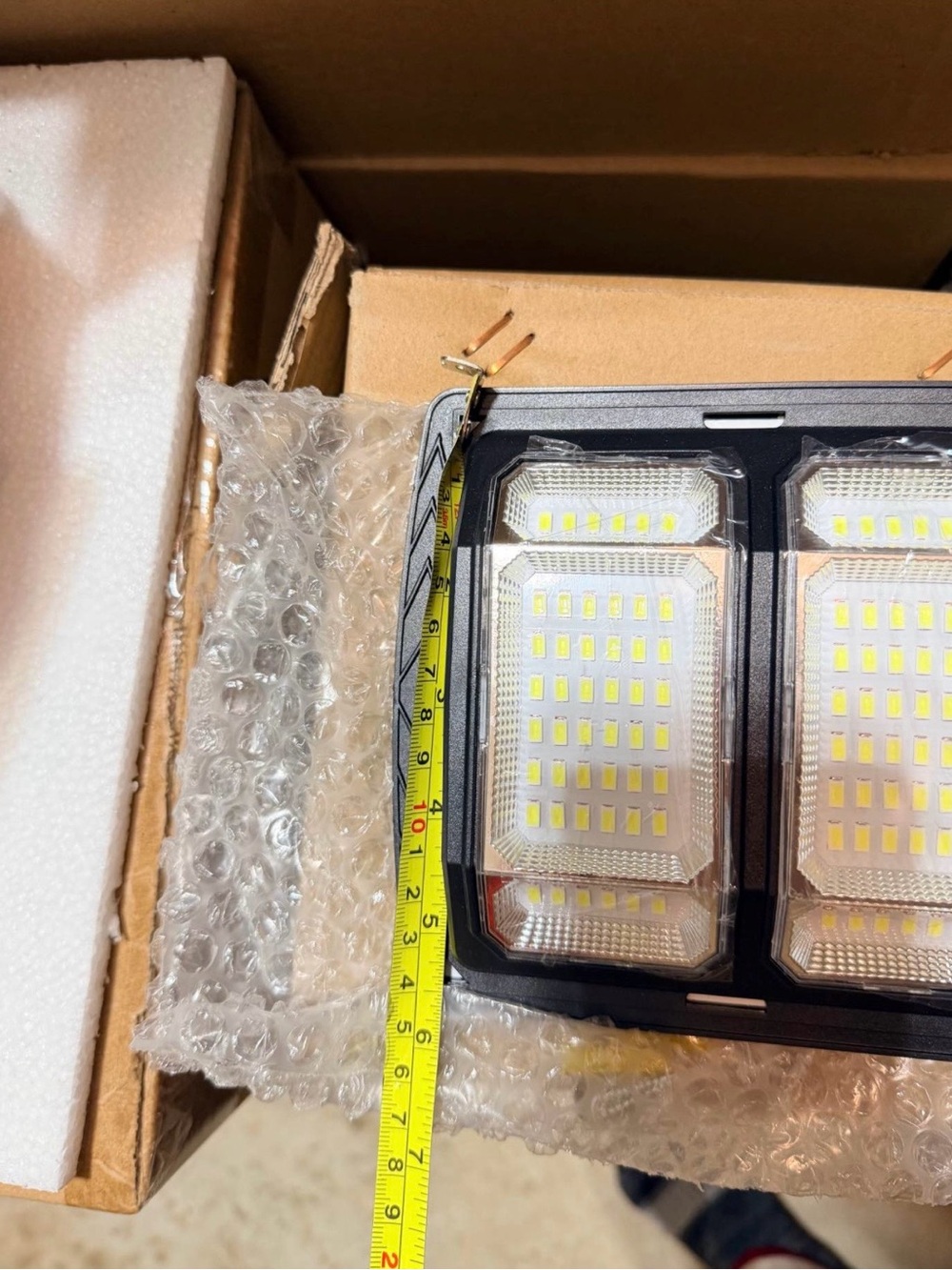 Solar Motion Sensor Lights with Remote Control - Picture 6 of 6